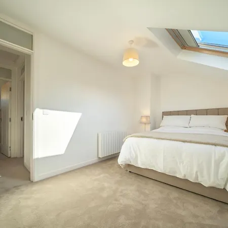 Homes No2 Newmans Mall * Kinsale