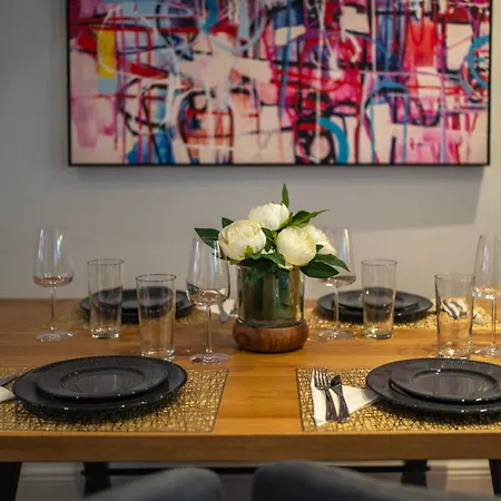 Homes No2 Newmans Mall Дом отдыха