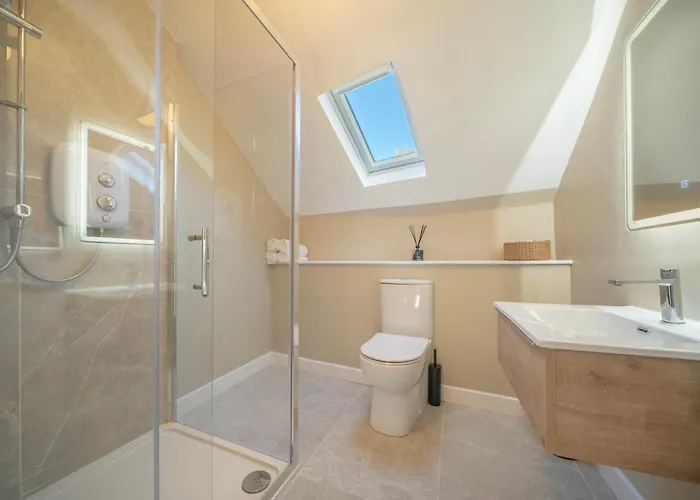 Homes No2 Newmans Mall Кинсэйл