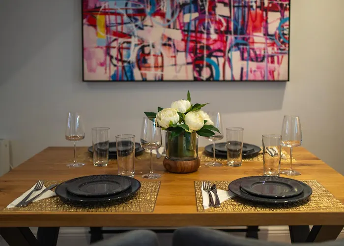 Homes No2 Newmans Mall Дом отдыха