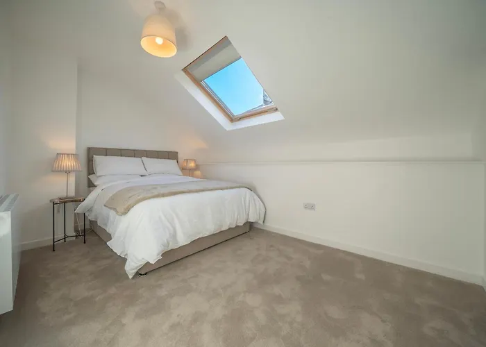 Homes No2 Newmans Mall Дом отдыха Кинсэйл