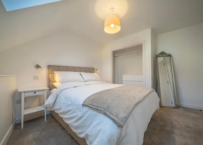 Homes No2 Newmans Mall * Кинсэйл