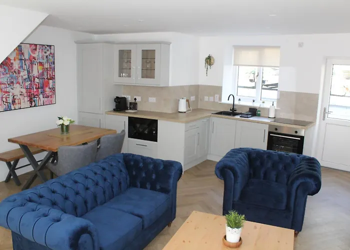 Homes No2 Newmans Mall Дом отдыха