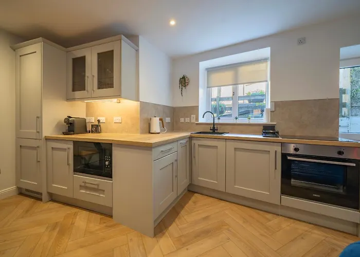 Homes No2 Newmans Mall Дом отдыха Кинсэйл